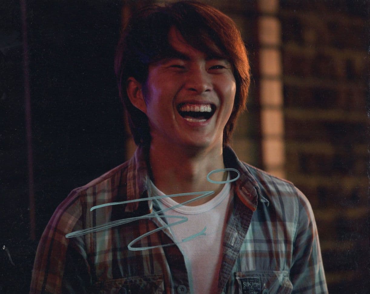 Chon Justin Twilight 10x8 Large Hand Signed Photo