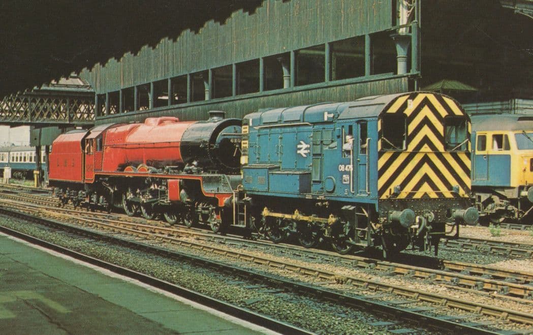 Class 08 475 D3590 Train at Manchester Victoria Station Postcard