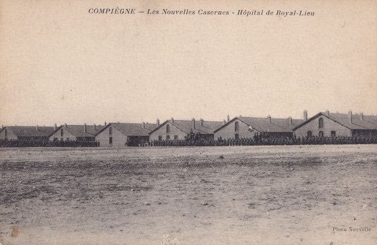 Compiegne Les Nouvelles Casernes Hopital De Royal Lieu French Postcard