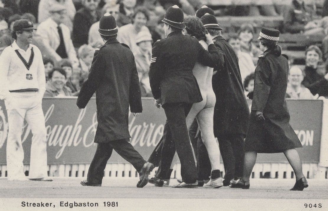 Cricket Streaker Police At Edgbaston England Vs Australia 1981 Postcard