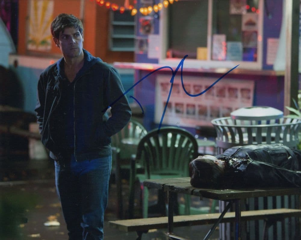 David Giuntoli Grimm 13 Hours Buddymoon 10x8 Hand Signed Photo