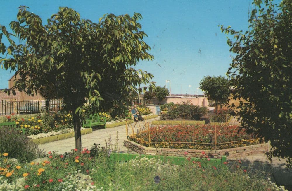 Derbyshire Miners Holiday Centre Skegness Lincs Postcard