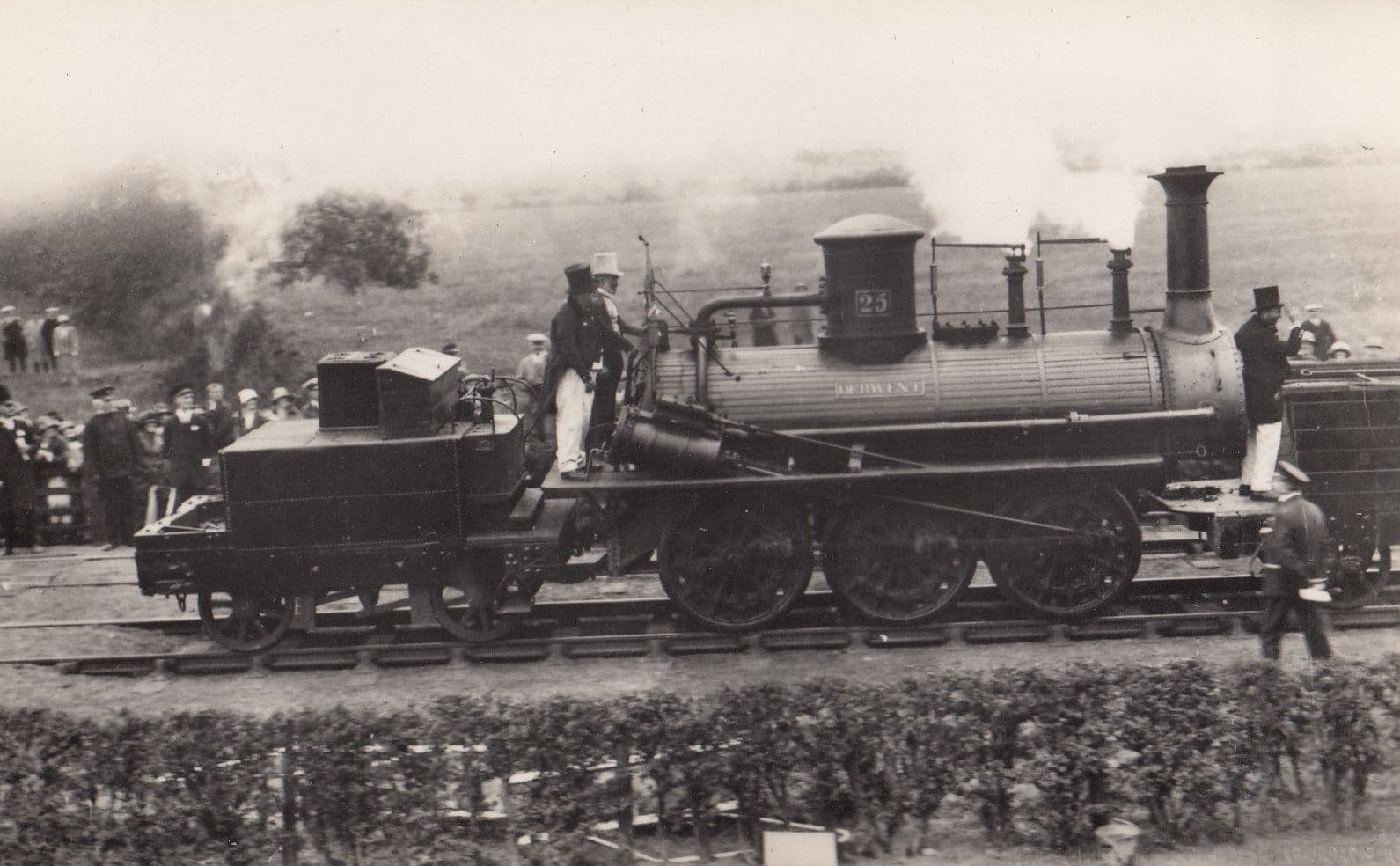 Derwent 0-6-0 No 25 Train at Darlington Railway Station RPC Postcard
