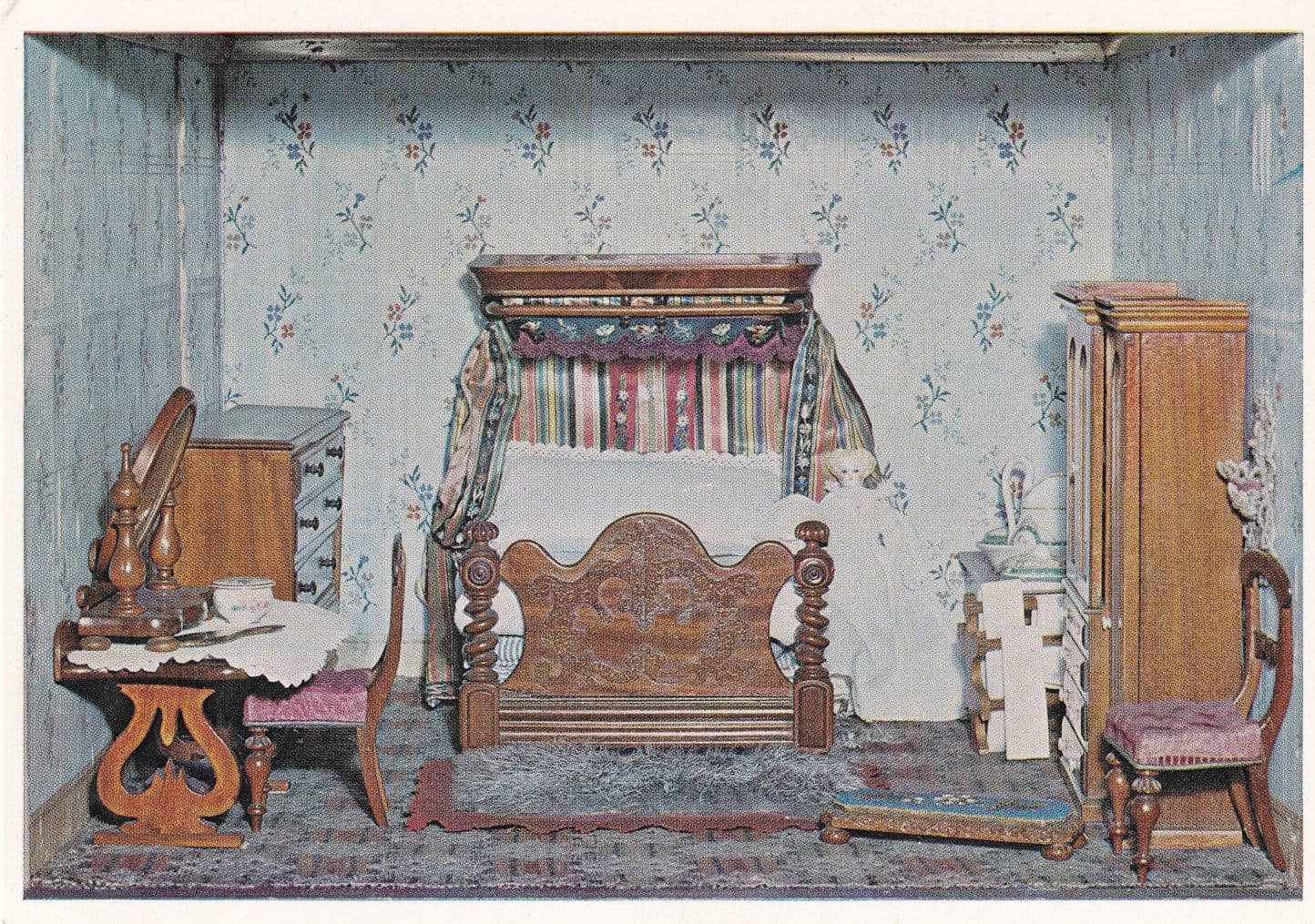 Dolls House Oakenshaw Surbiton Surrey Bedroom Model Postcard