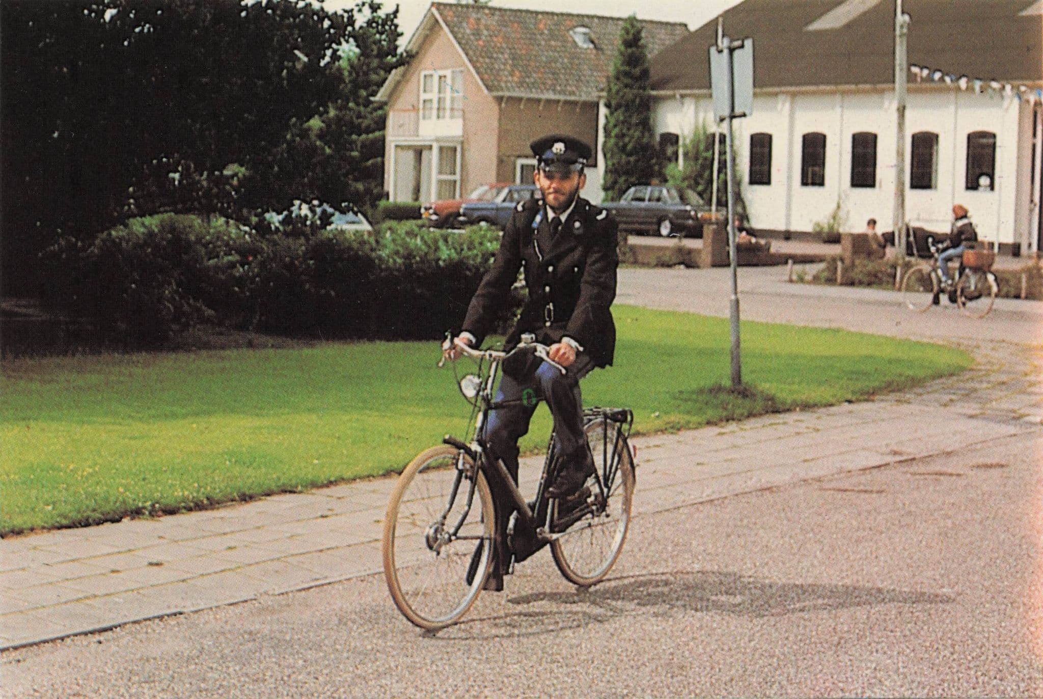 Dutch Holland Fietspatrouille Politie Police Bicycle Photo Trade Card