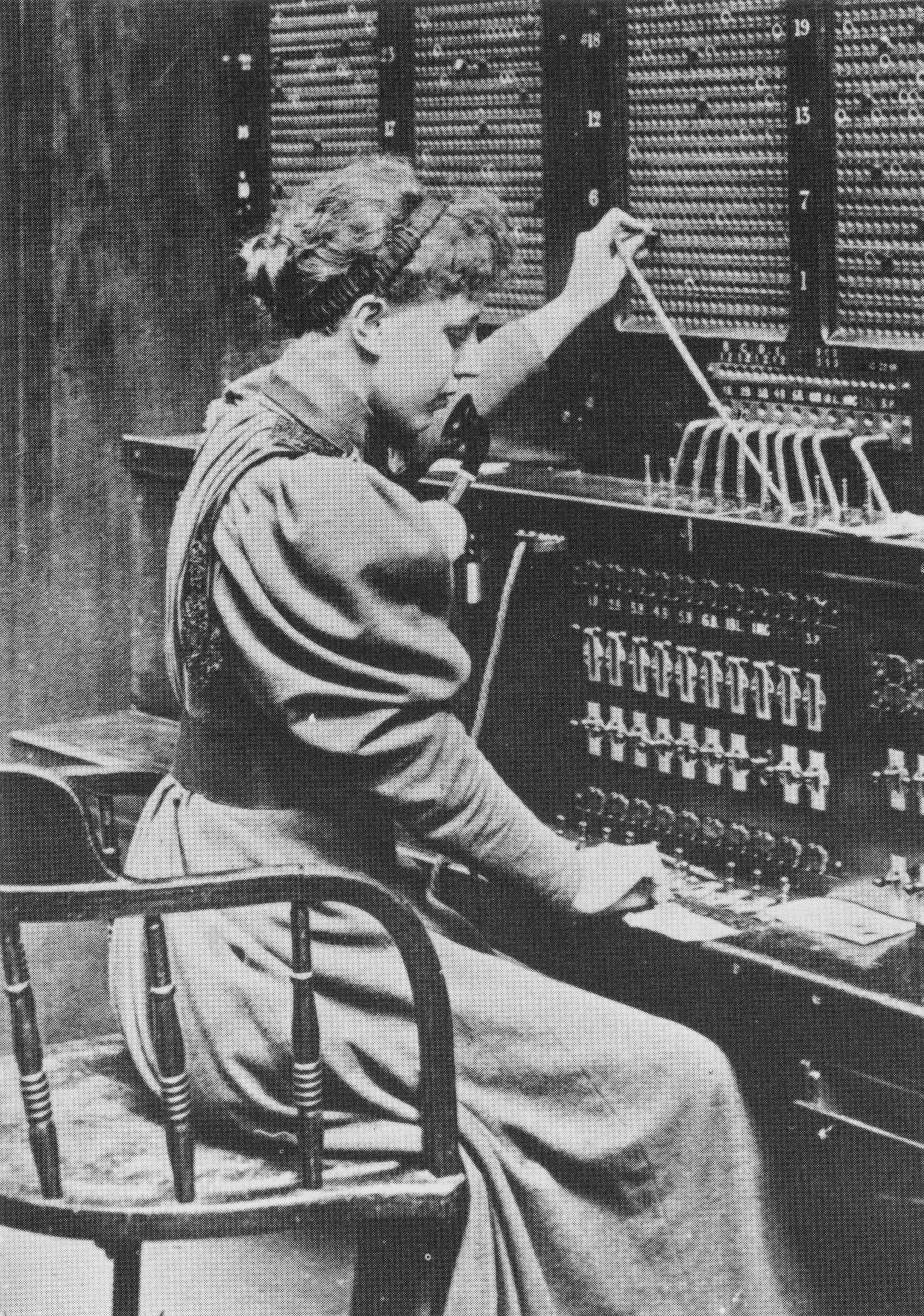 Manchester Royal Exchange Old Telephone Switchboard Operator Postcard