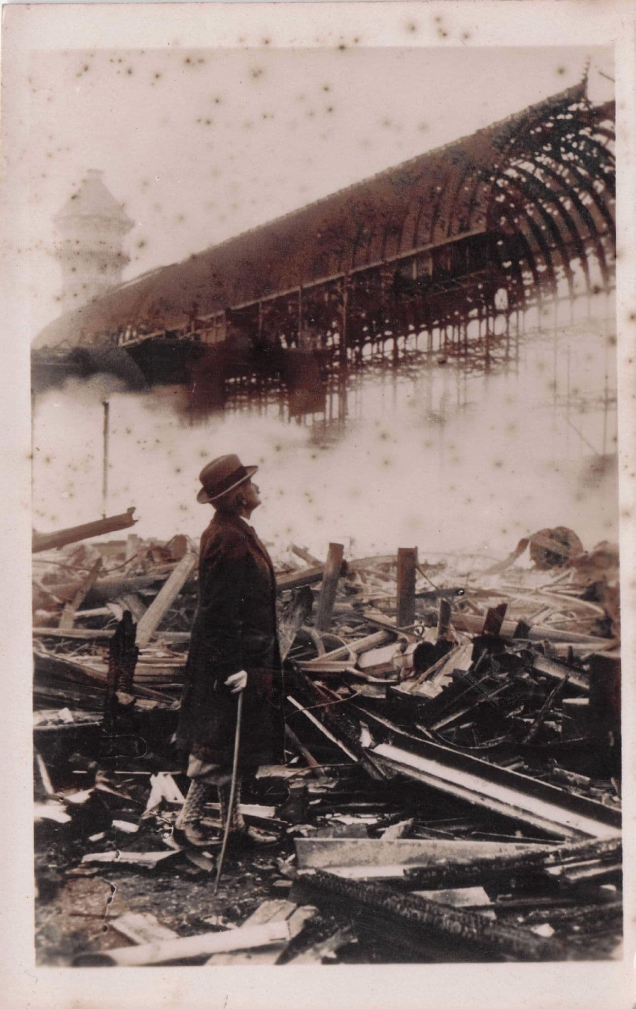Elderly Man Horror Crystal Palace 1936 Fire Disaster London Old Postcard