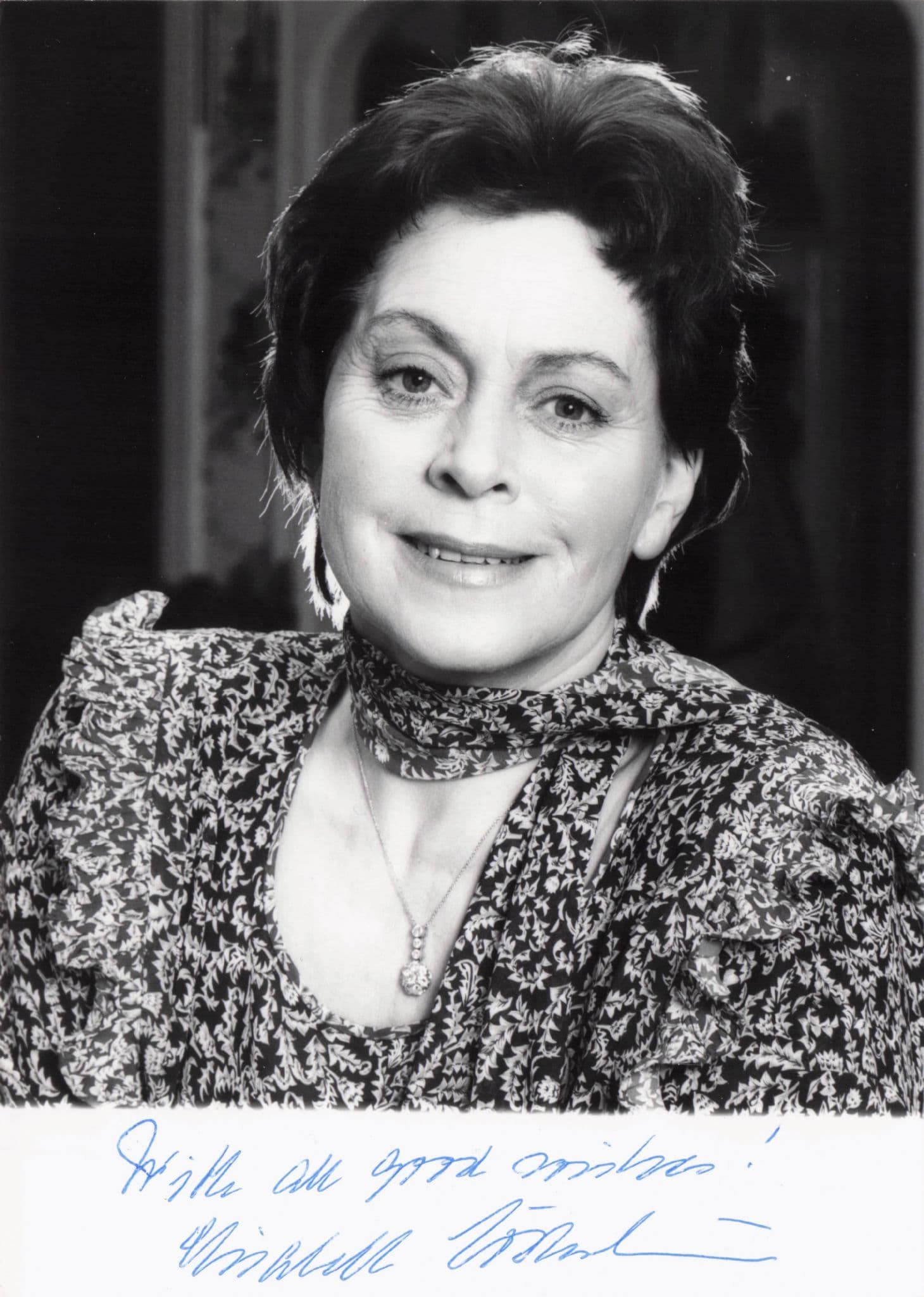 Elizabeth Soderstrom Swedish Opera Soprano Large Hand Signed Photo