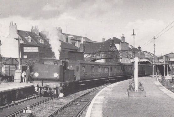 Engine 28 Ashey with Ryde Pier Head Train at Cowes Station 1965 Railway Postcard