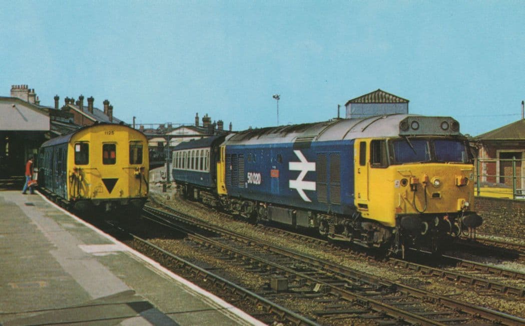 Fifty Class Revenge 50020 Train at Salisbury Station 1982 Postcard
