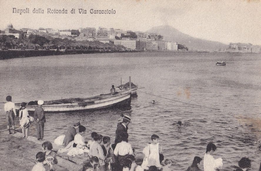 Fishing Rowing Boats at Via Napoli Caracciolo Cartolina Italy Postcard