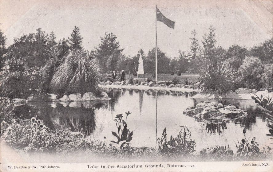 Flag at Sanatorium Grounds Lake Rotorua New Zealand Old Postcard