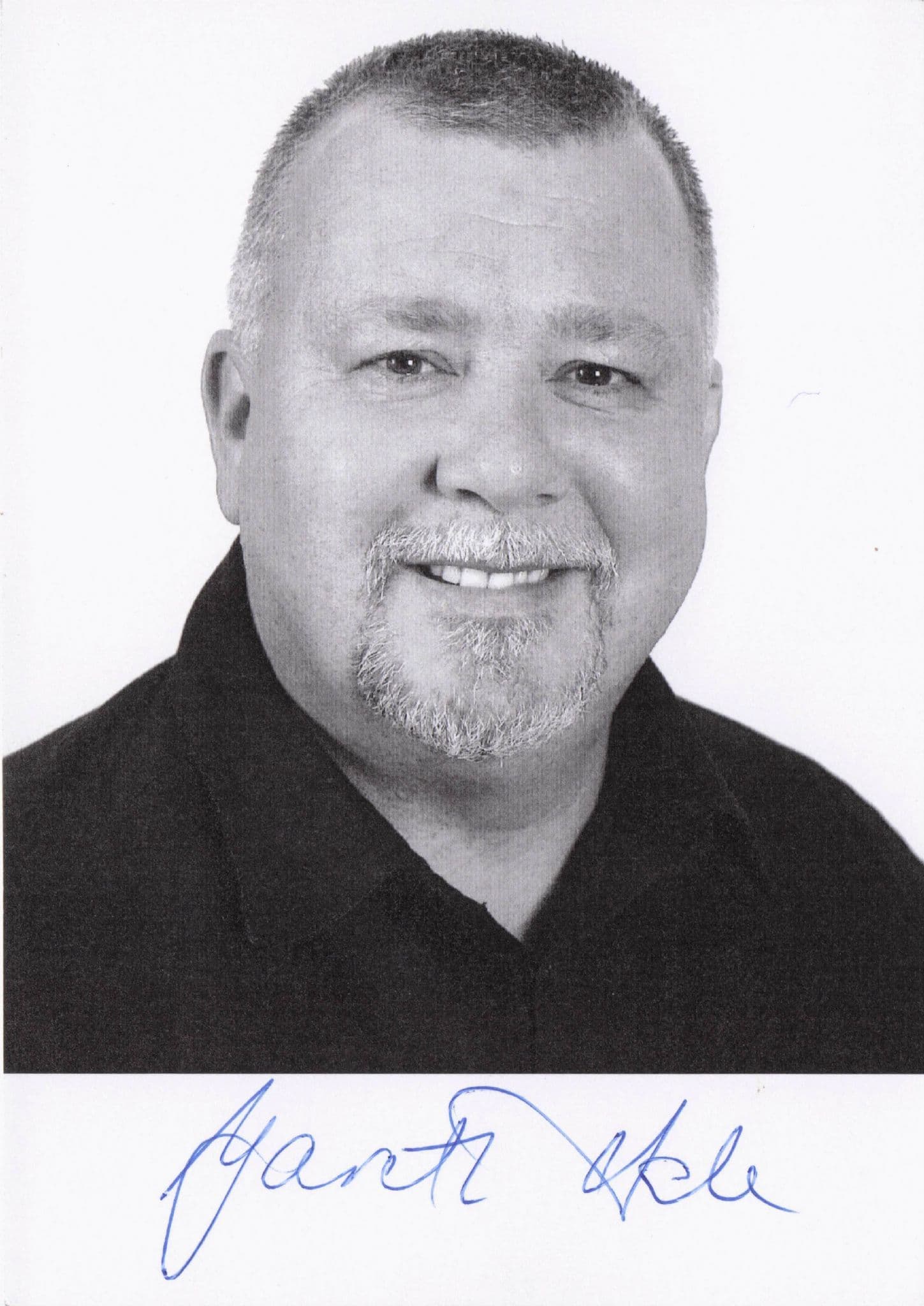 Gareth Of Hale & Pace TV Comedian Undedicated Hand Signed Photo