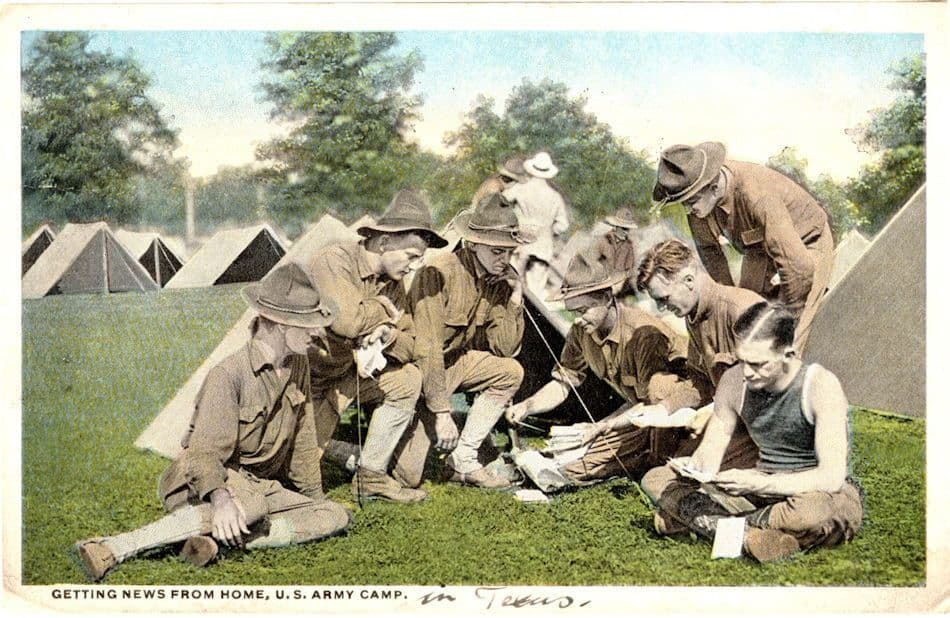 Getting News From Home US Army WW1 Military Old Postcard