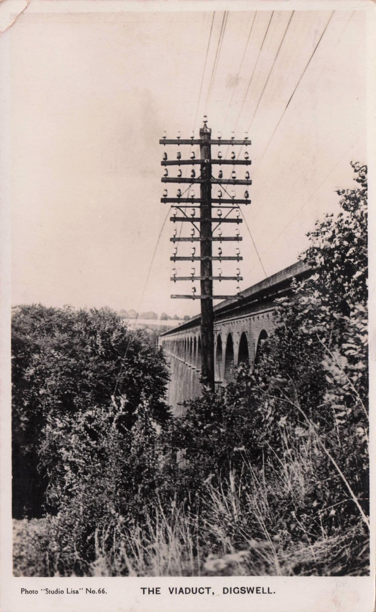 Giant Telegraph Pole at Digswell Viaduct Hertfordshire Old WW2 Postcard