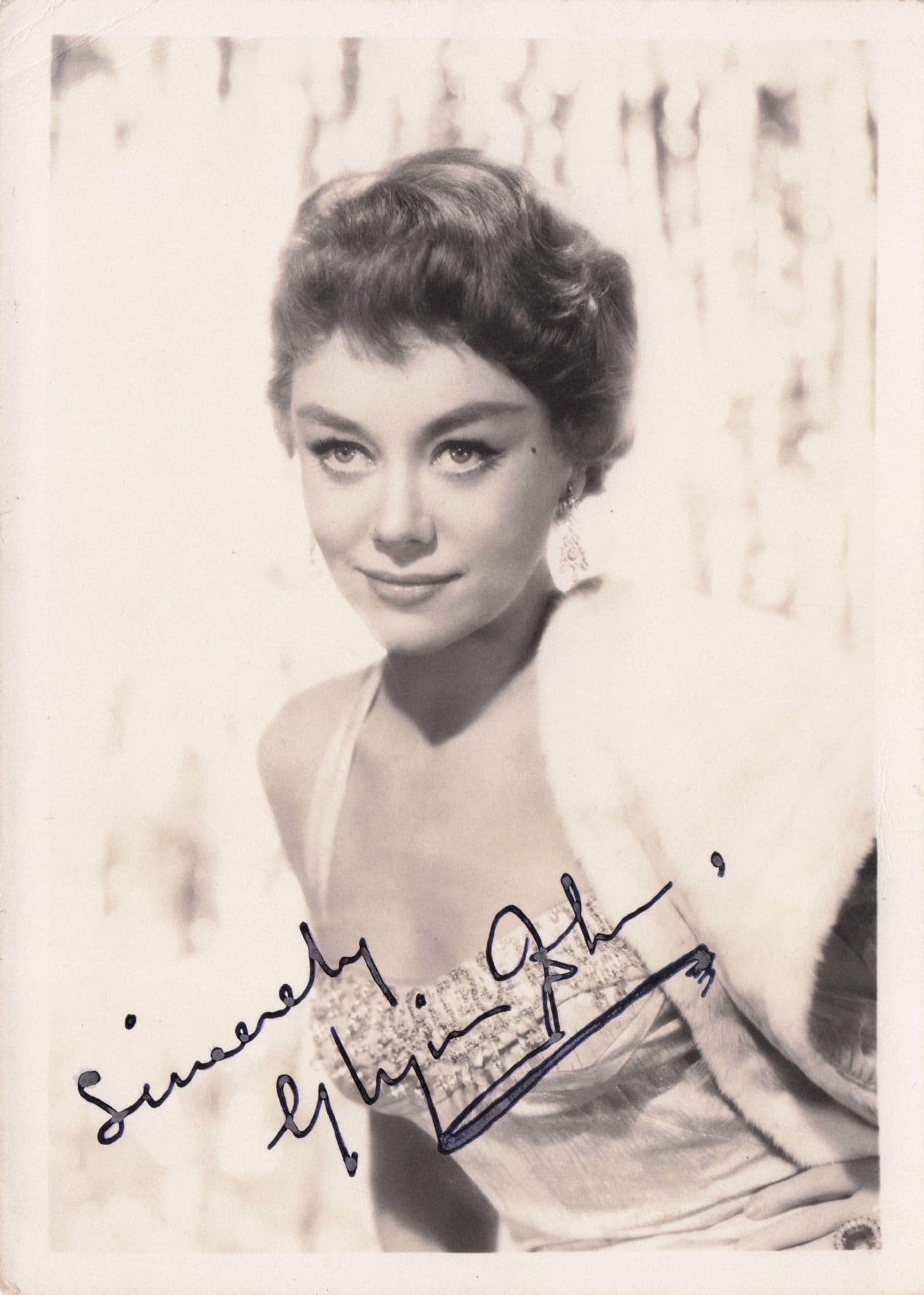 Glynis Johns Historic Actress Antique Hand Signed Photo