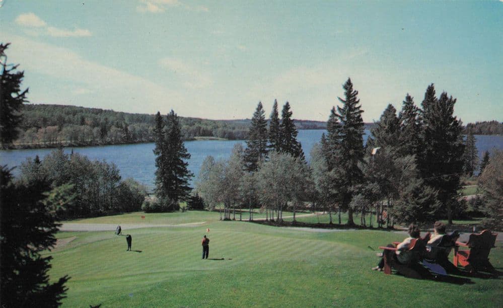 Golfers Putting For Birdie Clear Lake Manitoba Canada 1970s Postcard