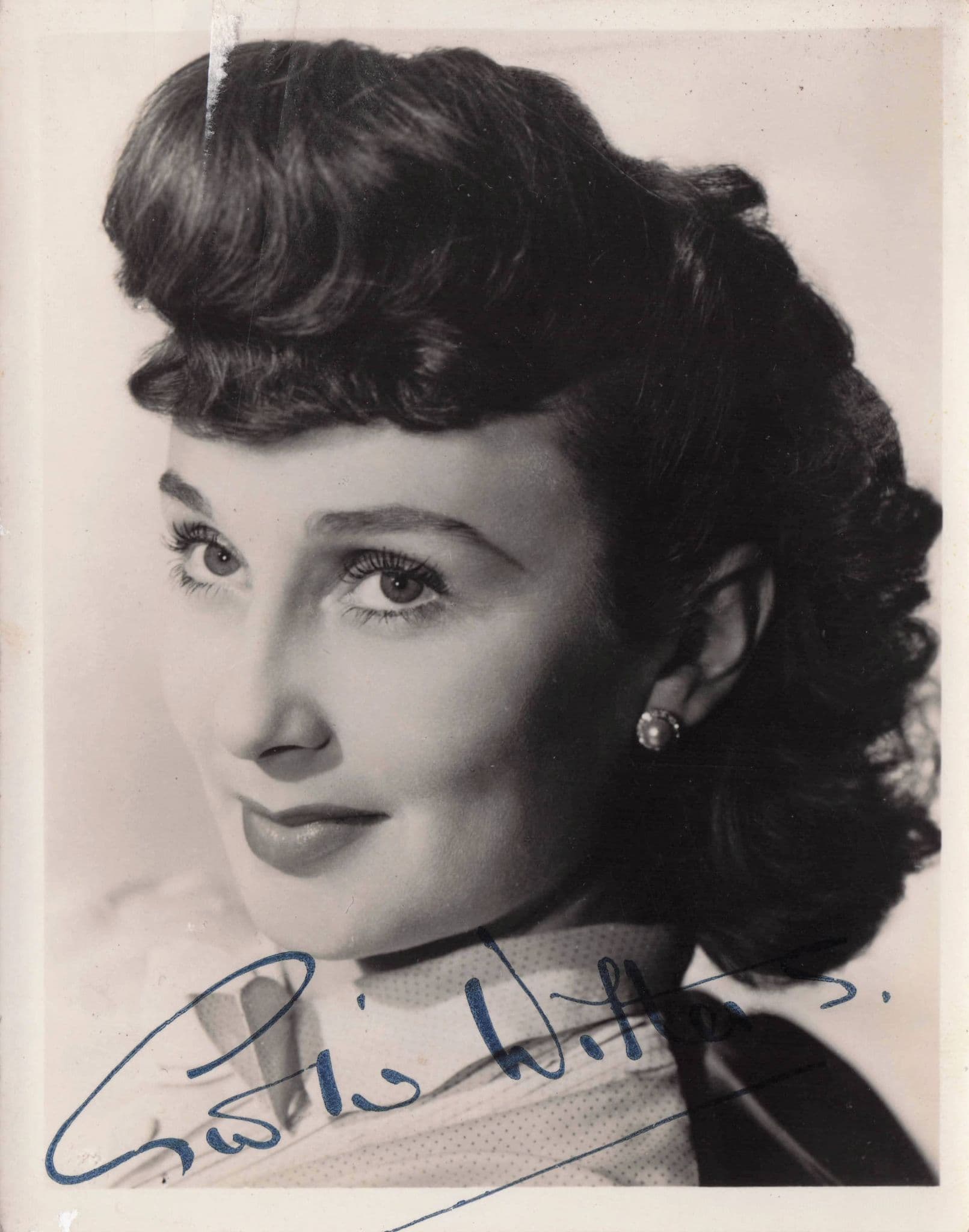 Googie Withers Historic Film Actress Old Hand Signed Photo