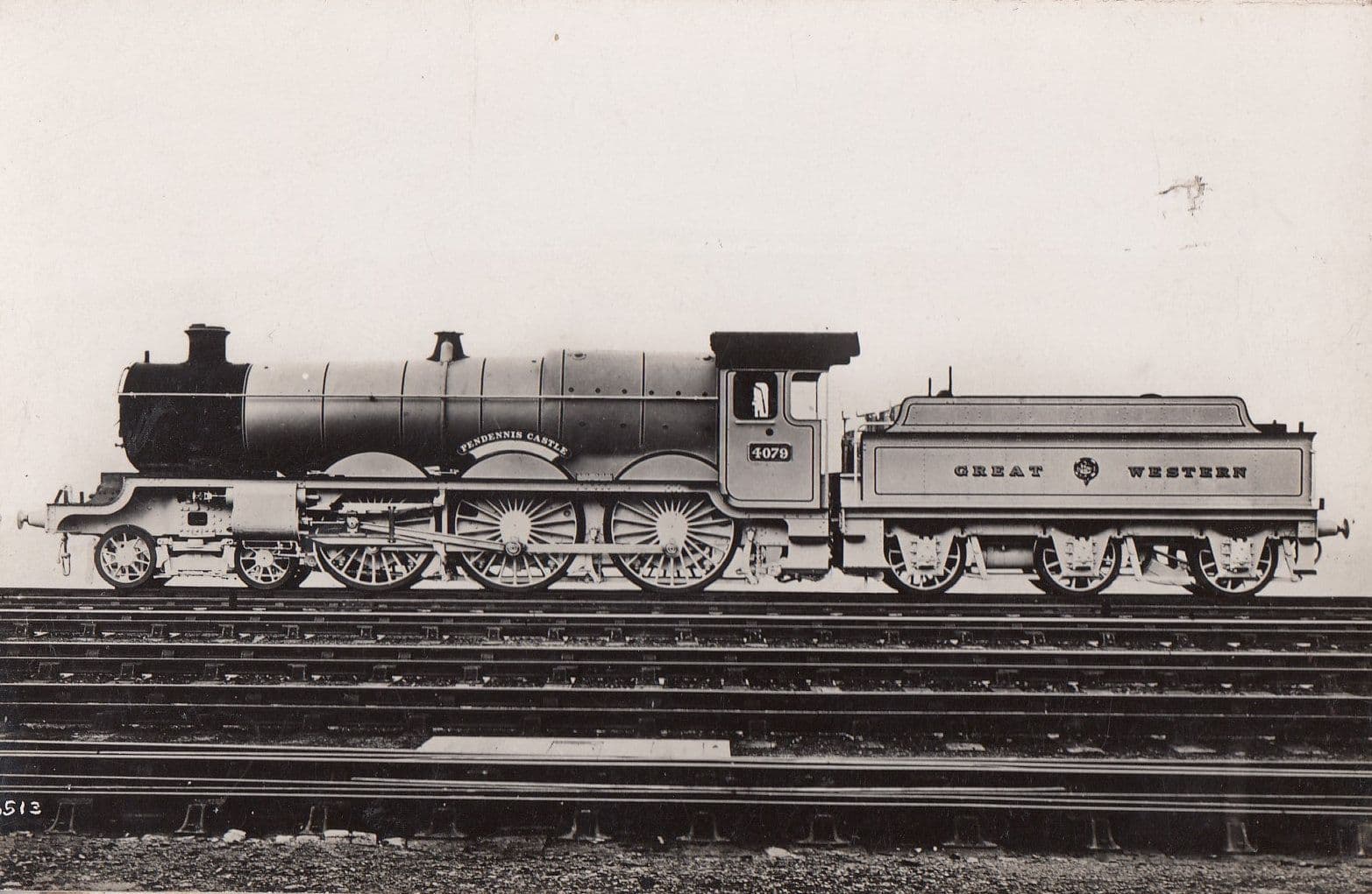 GWR 4079 4-6-0 Pendennis Castle at Swindon RailwaStation Old Real Photo Train Postcard