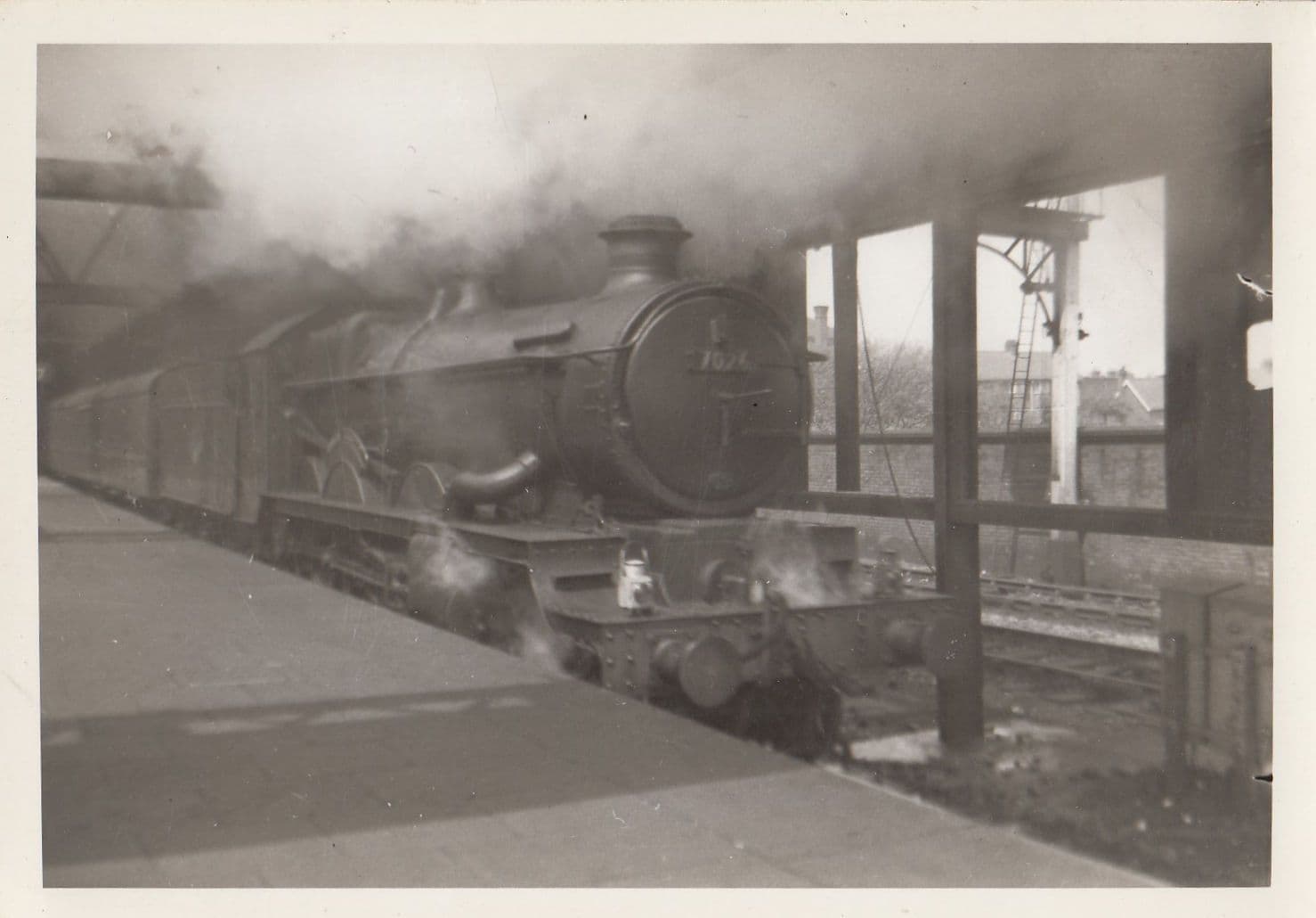 GWR Castle Class 4-6-0 Tenby No 7026 Train Photo