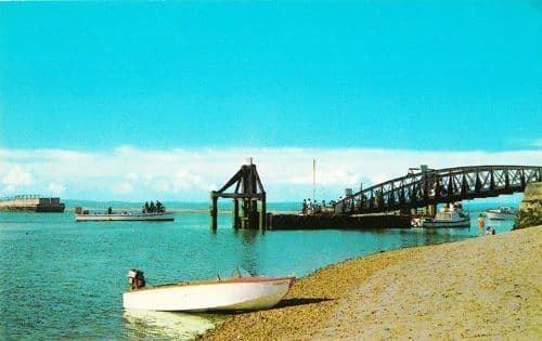 Hayling Island Ferry Boat Beach Ship Bridge Vintage Postcard
