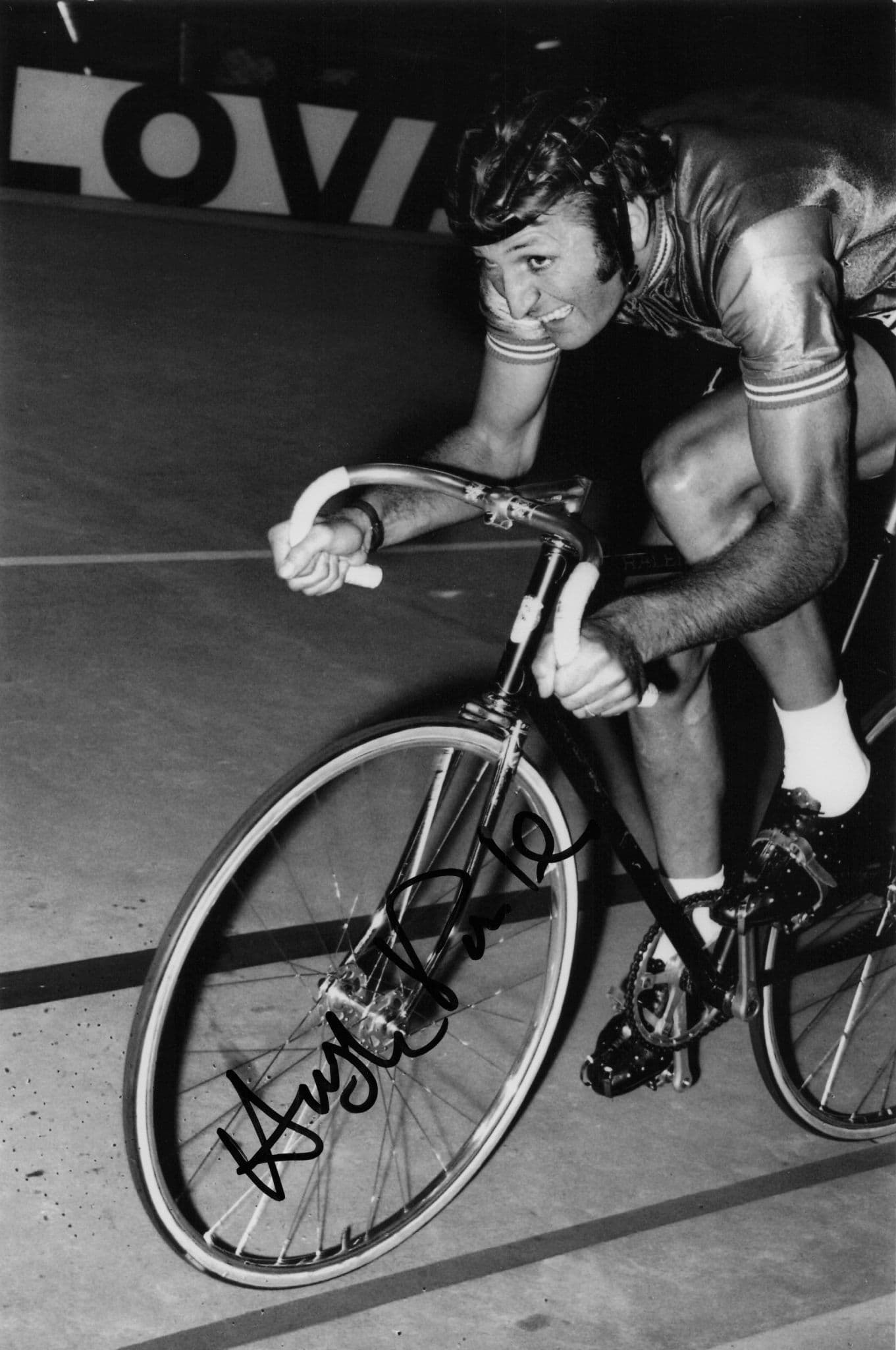Hugh Porter British Cyclist 1971 Verese Italy 12x8 Hand Signed Photo