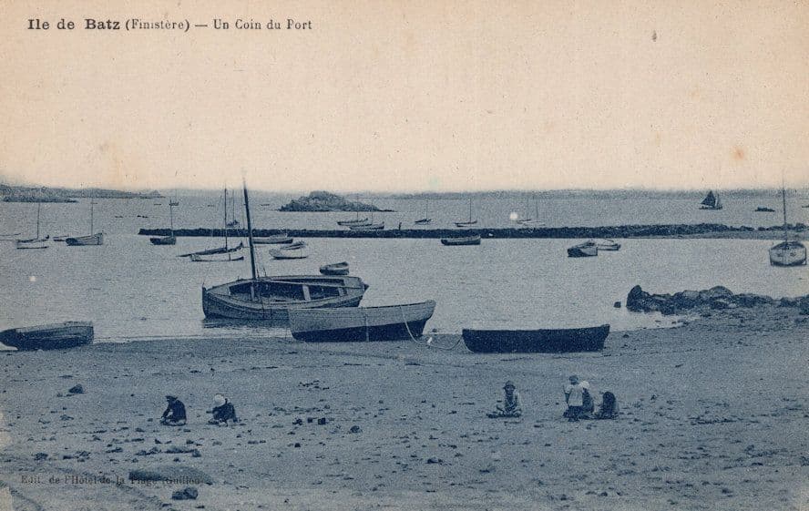 Ile De Batz Port Salmon Old French Postcard
