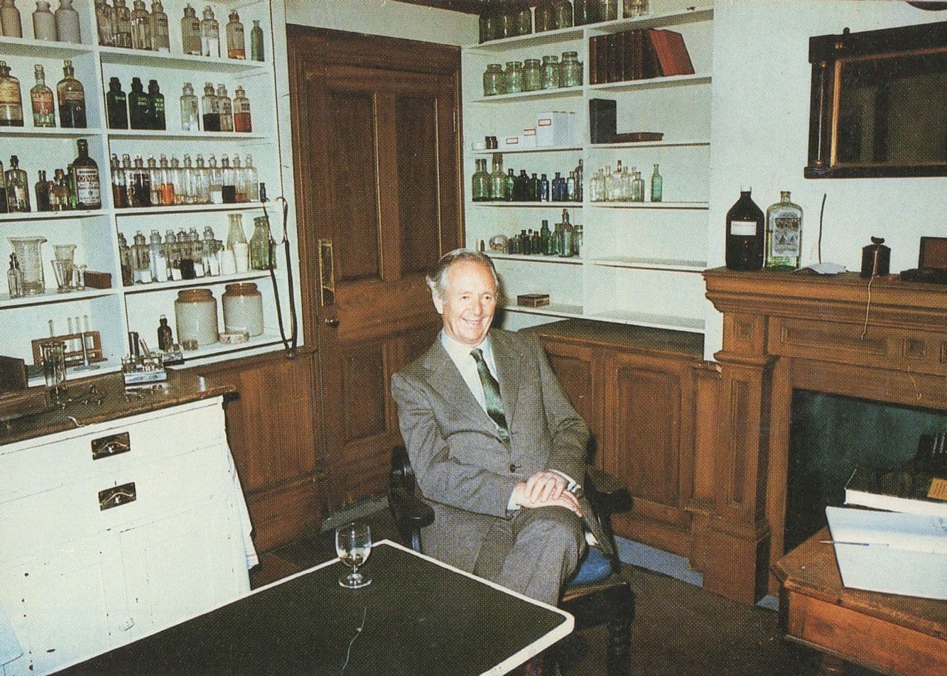 James Herriot Vets Book Author in Darrowby Surgery TV Film Set Postcard