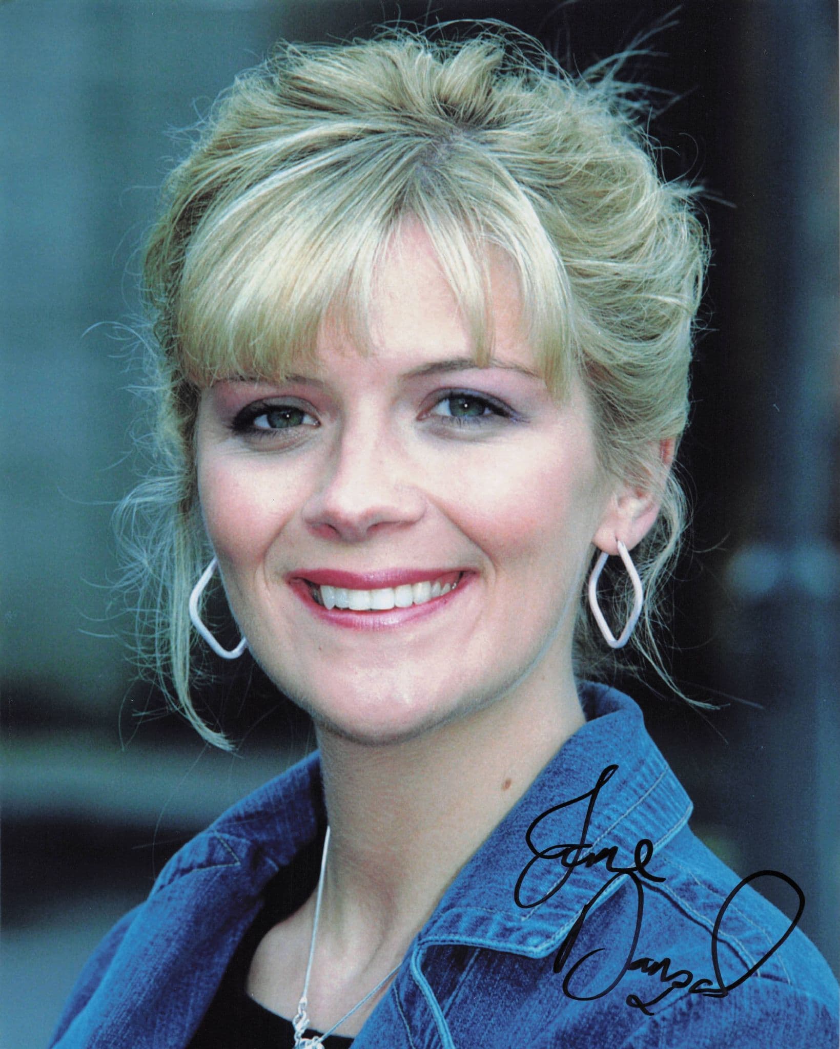 Jane Danson Coronation Street Stunning 10x8 Hand Signed Photo