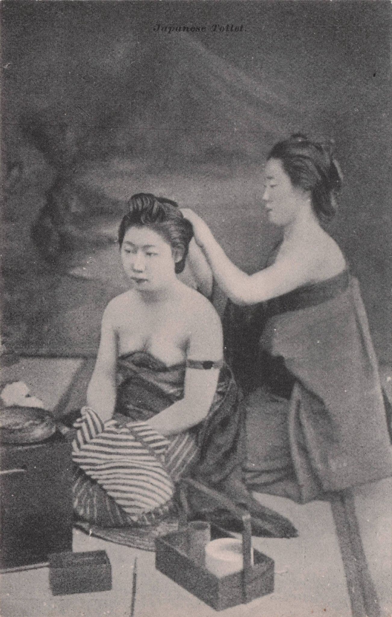 Japanese Geisha Women Lady Hairdresser Risque Old Postcard