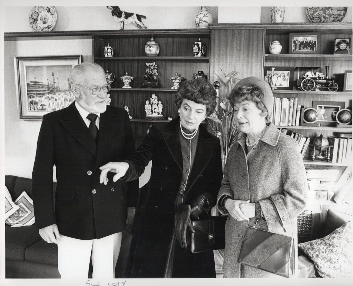 Jean Alexander With Posh Employers Coronation Street 10x8 Press Photo