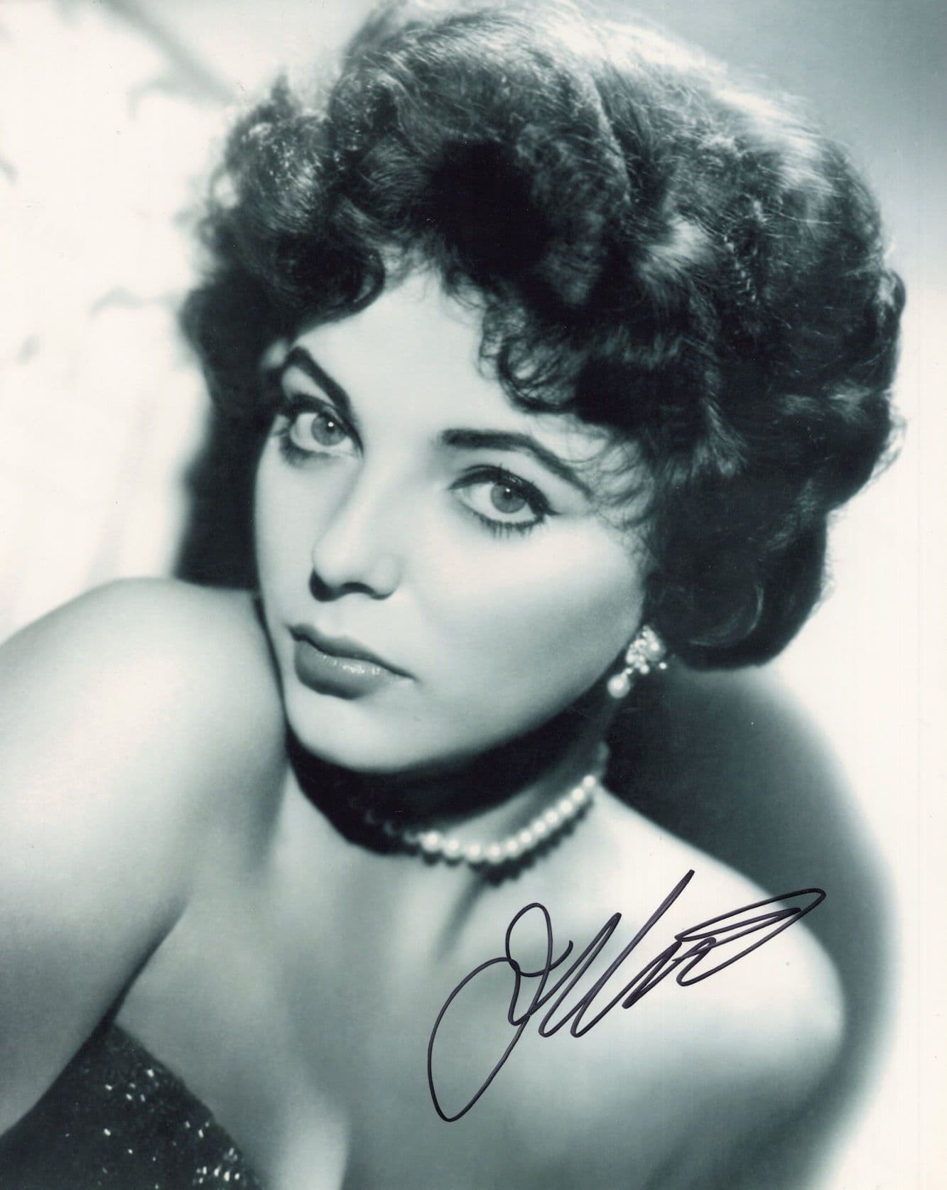 Joan Collins Stunning Portrait 10x8 Hand Signed Press Photo
