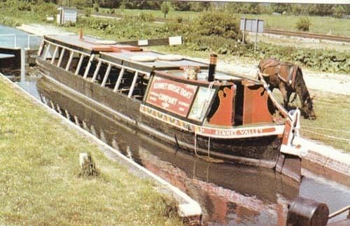 Kennet Valley Ship Boat Horse Barge Kintbury River Postcard