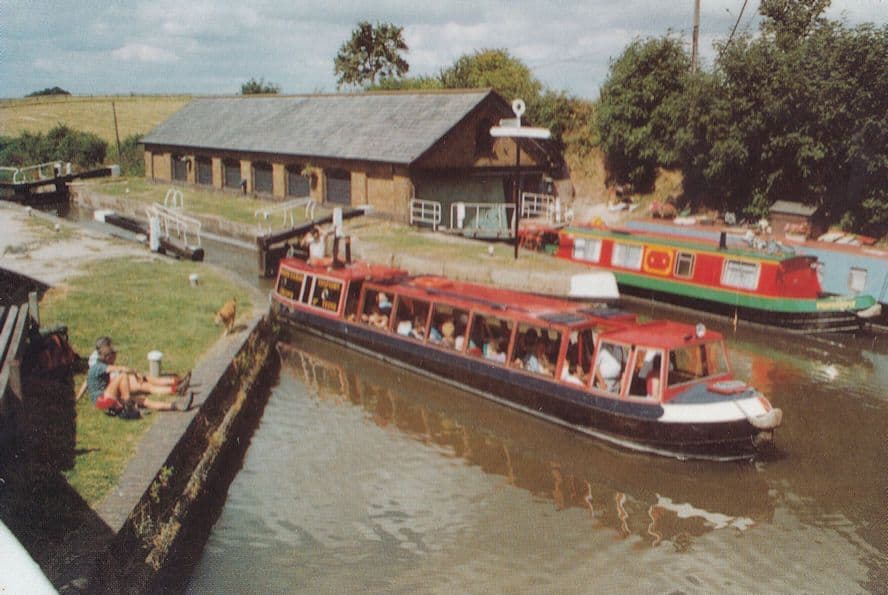 Kingfisher Of Tring Hertfordshire Canal Passenger Boat Trips Postcard