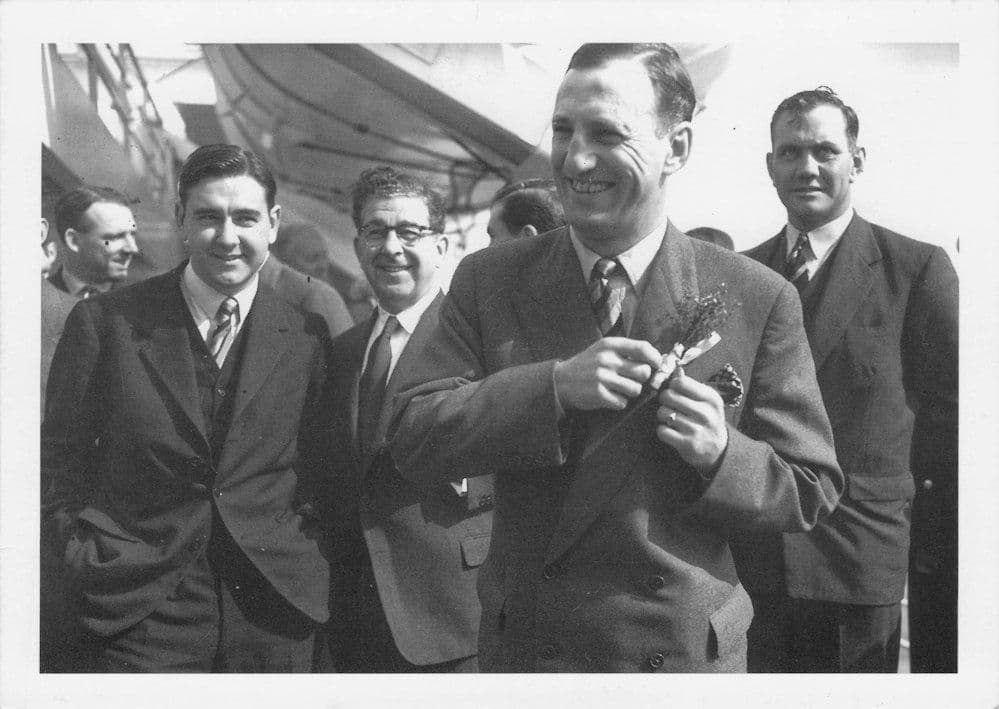 Len Hutton Yorkshire England Cricket Legend Rare Photo Postcard