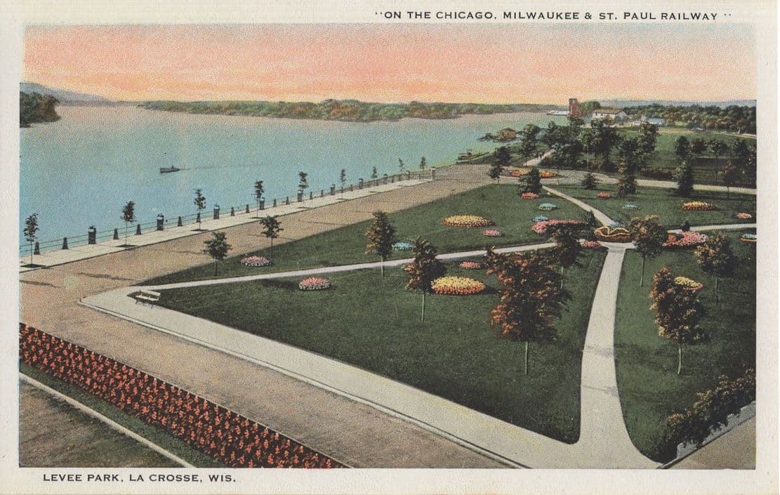 Levee Park La Crosse Wiconsin Chicago Railway Train Old Postcard