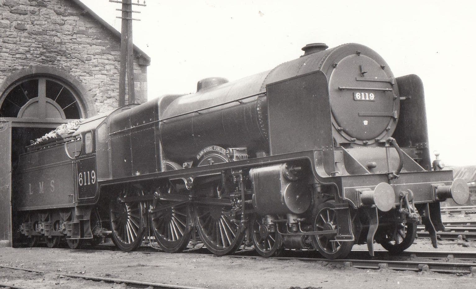 LMS Royal Scot Class 4-6-0 Train 46119 Lancashire Fusilier Train Photo