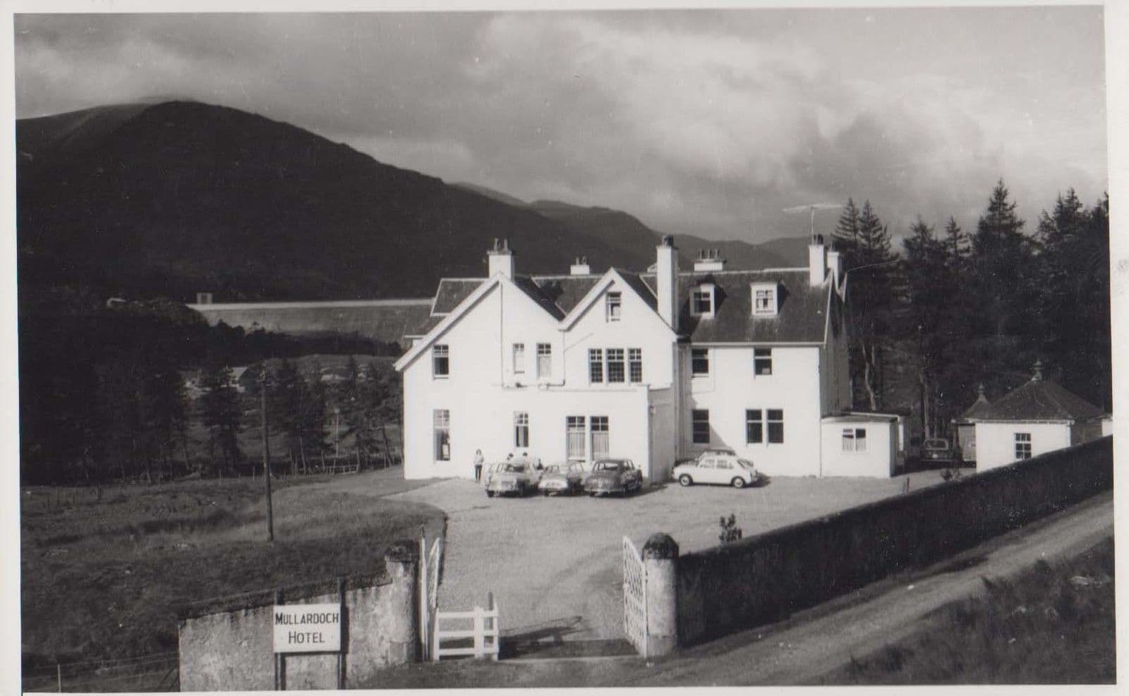 Loch Mullardoch Hotel Plain Back Photo Postcard