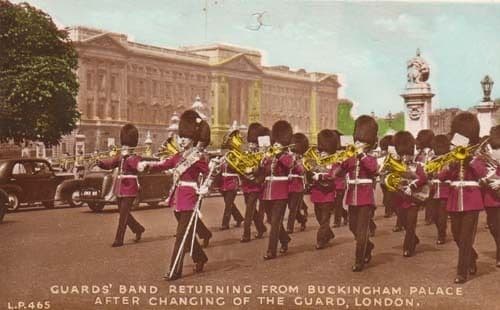 London Guards Band Changing Of The Guard Postcard