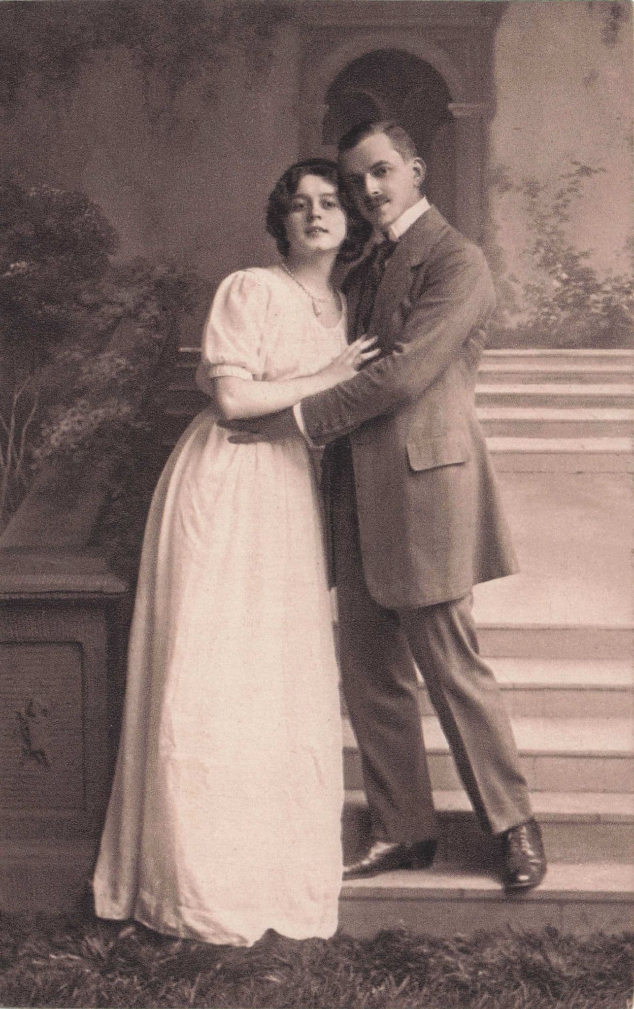 Lovers In Courtyard Seduction French Secret Code Old Postcard