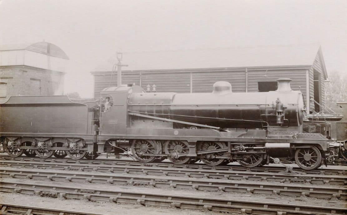LSWR 2072 Train Driver 22163/19 Later GWR 3084 Old Train Postcard