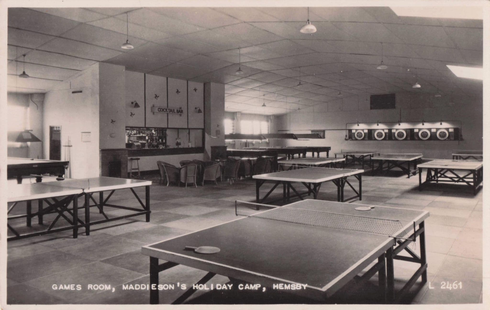 Maddieson's Holiday Camp Hembsy Norfolk Tennis Snooker Old Postcard