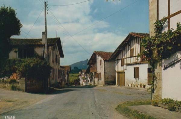 Maisons Sar Basques Le Pays Basque France Postcard