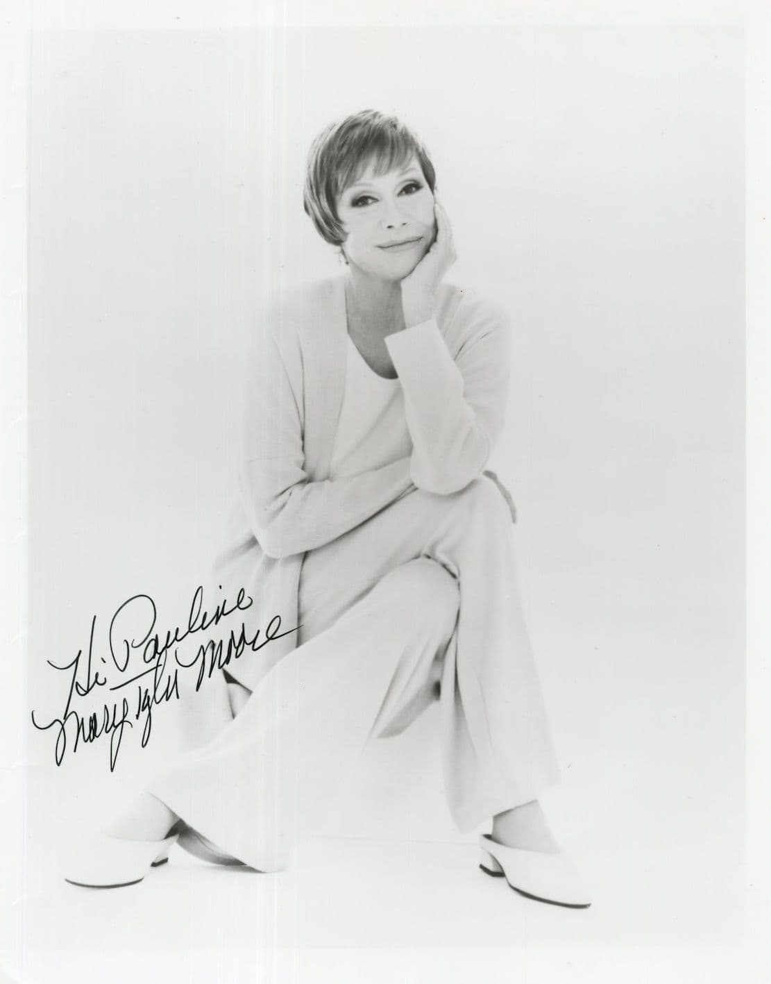 Mary Tyler Moore of The Dick Van Dyke Show 10x8 Hand Signed Photo