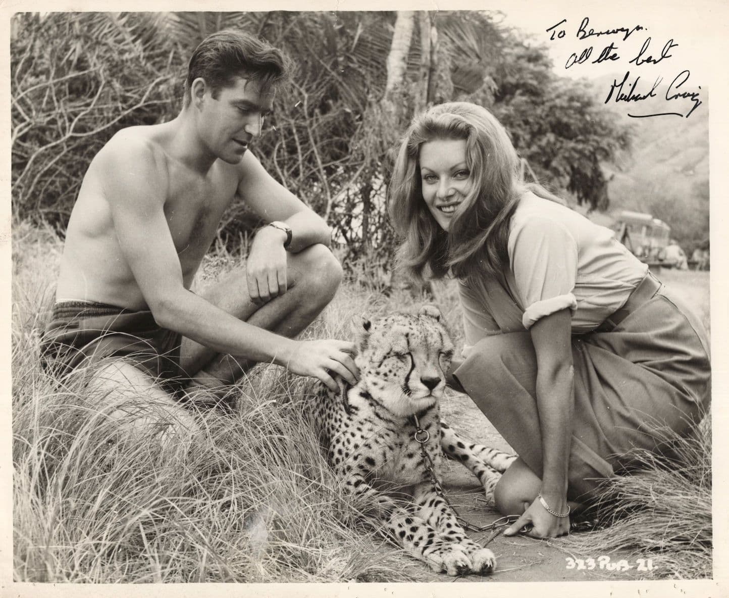 Michael Craig & Belinda Lee 10x8 Vintage Hand Signed Photo