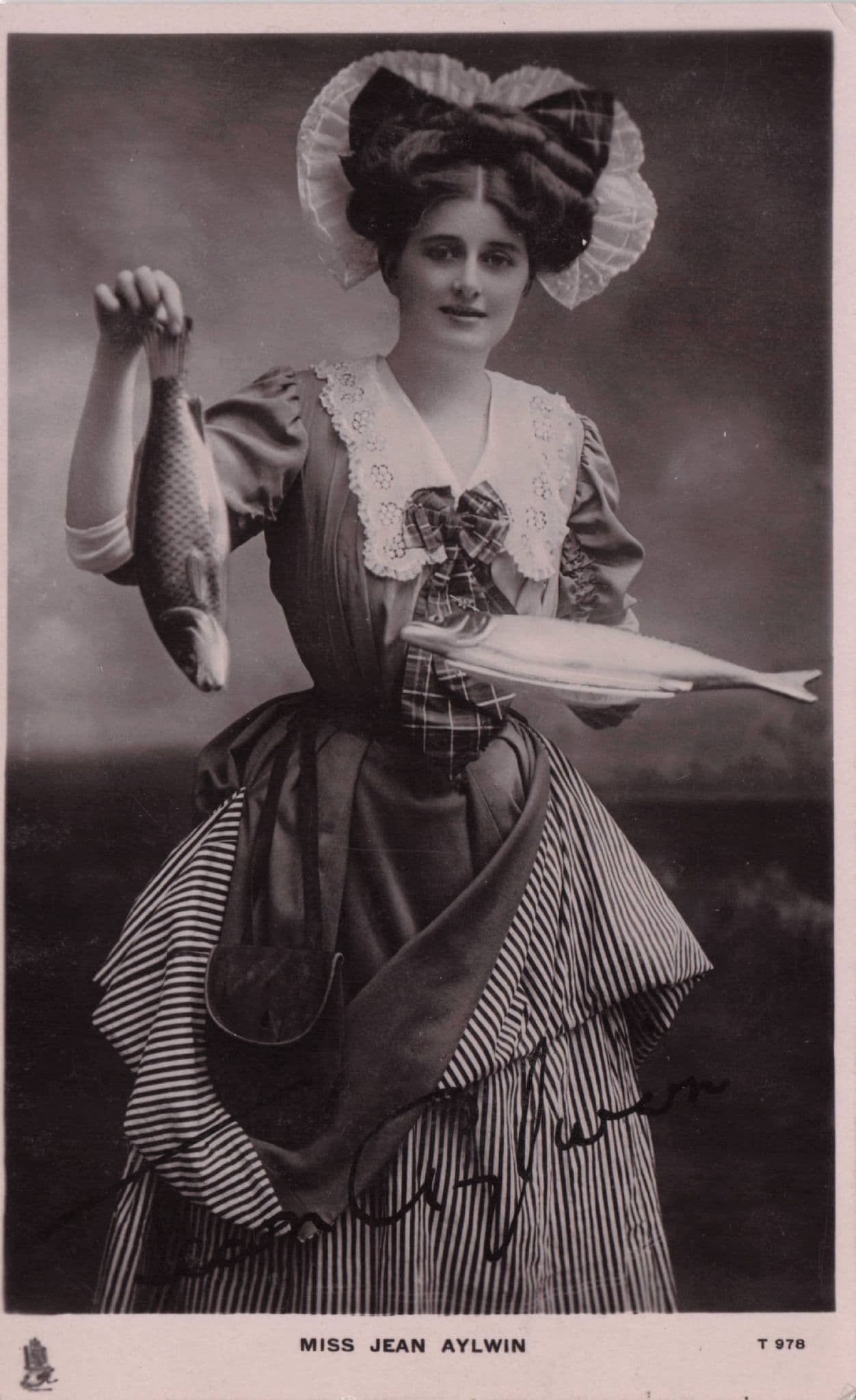 Miss Jean Aylwin Scottish Edwardian Actress Hand Signed Tucks Postcard
