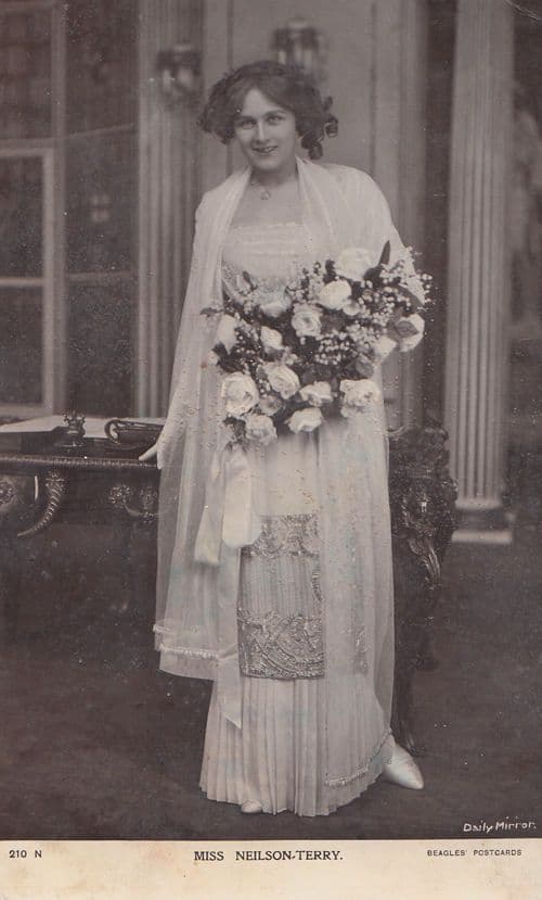 Miss Neilson Terry Beagles Actress Antique Postcard