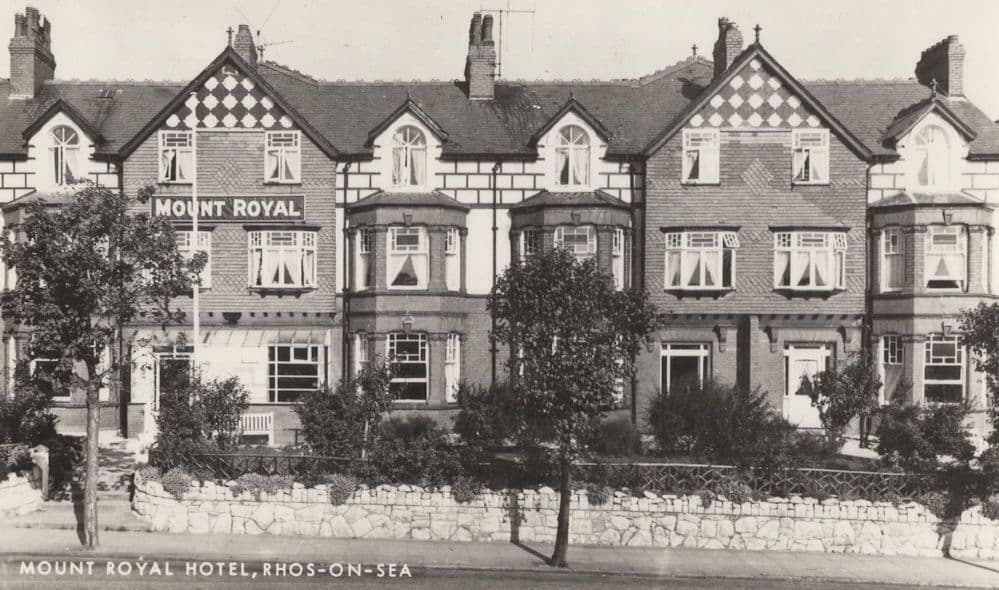Mount Royal Hotel Rhos on Sea Unconvinced Customer 1971 Welsh Postcard