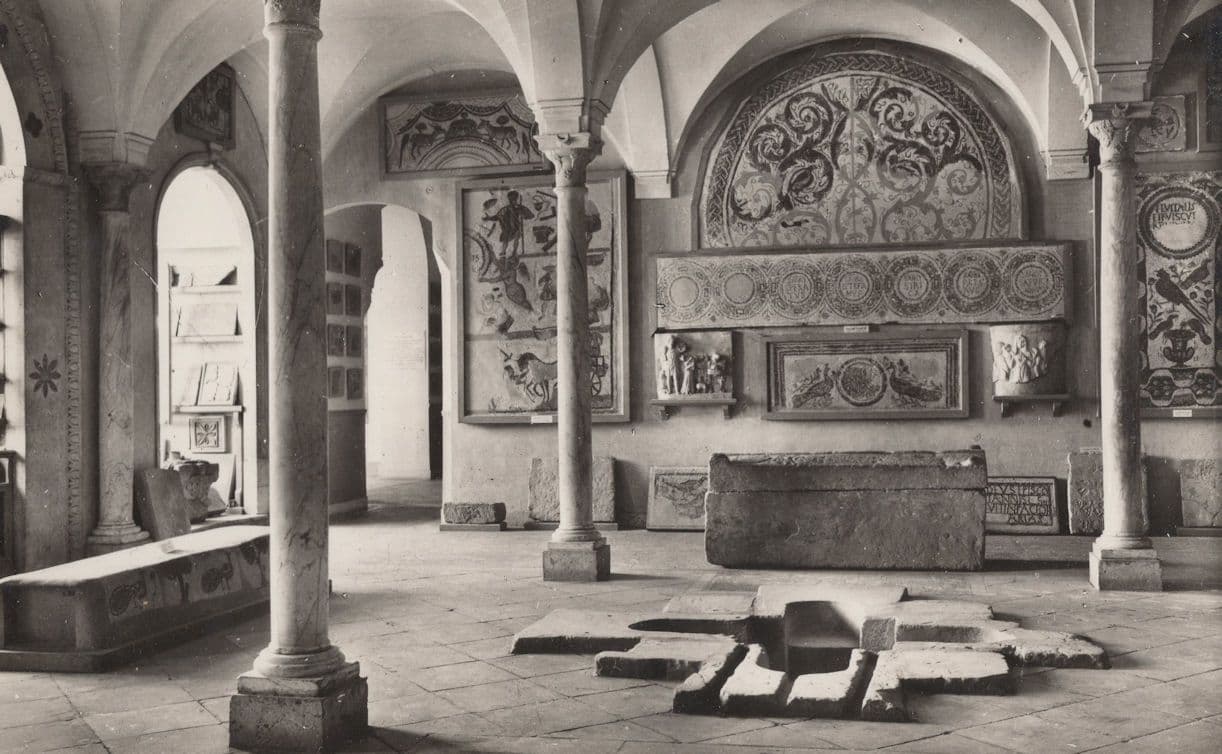 Musee Alaoui Le Bardo La Salle Chretienne Tunisia Postcard