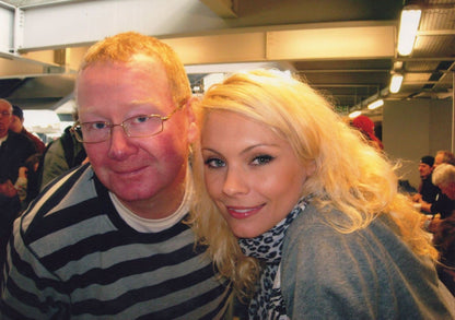 Myanna Buring Dr Who Twilight 10x8 Hand Signed Autograph & COA PHOTO